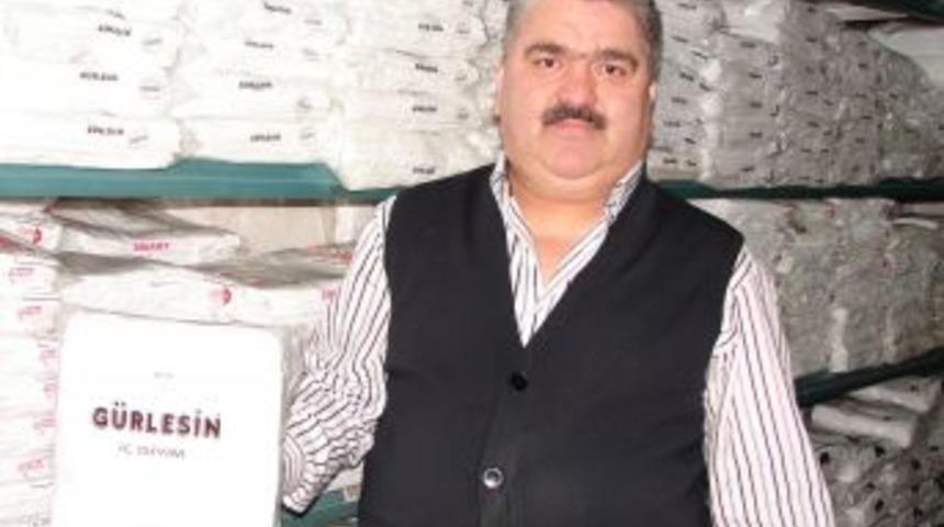 Seyyar satıcılıkla başladı, d&uuml;nyaya i&ccedil; &ccedil;amaşırı satıyor