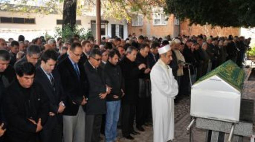 Vali Veysel Dalmaz'ın vefat eden kayın pederi defnedildi