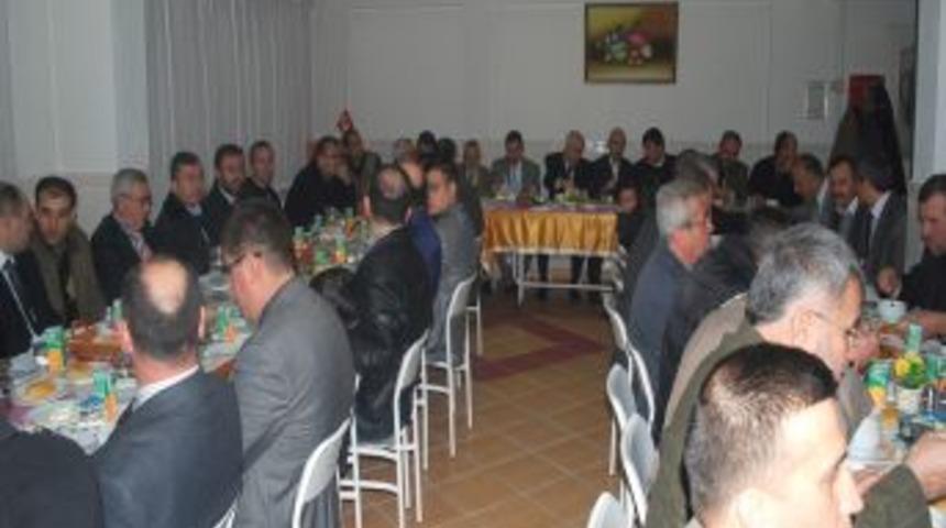 Tavşanlı’da Kur’an kursu öğretmenleri yemekte bir araya geldi