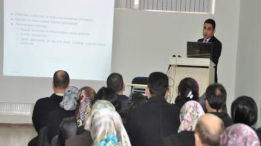 Psikiyatri Uzmanı Kurt: &Ccedil;ocuklara ilgi g&ouml;stermek onların yeteneklerini artırır