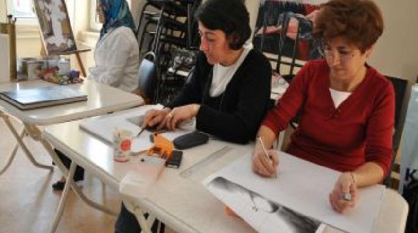 OMEK, 44 branşta 2 bin 815 kursiyerle eğitime başladı