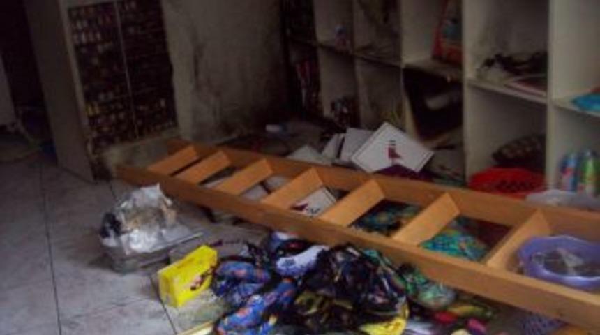 Cinayet işlenen tuhafiye d&uuml;kkanını yakmaya &ccedil;alıştı