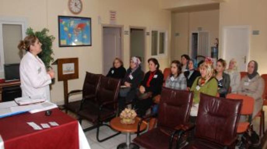 Ereğlili anneler seminerde bilgilendiriliyor