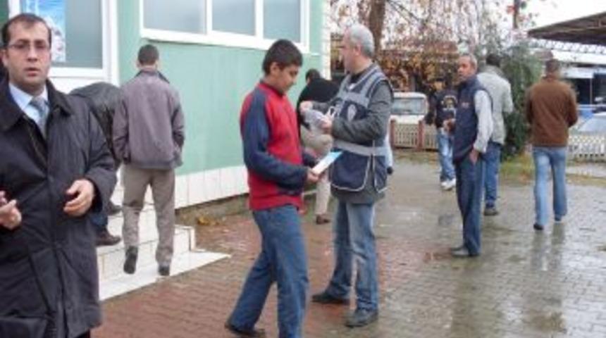 Serik Emniyet M&uuml;d&uuml;rl&uuml;ğ&uuml; vatandaşı hırsızlıklara karşı bilgilendiriyor