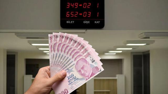 Bankadan tazminat alacak: Şube şube gezdi, Yargıtay karar verdi