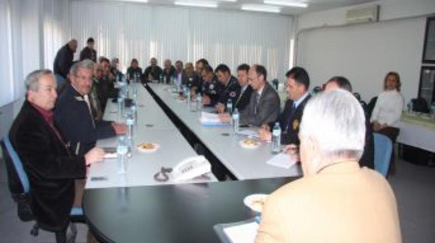 Aile i&ccedil;i şiddeti &ouml;nlemek i&ccedil;in polis ve muhtarlar el ele verecek