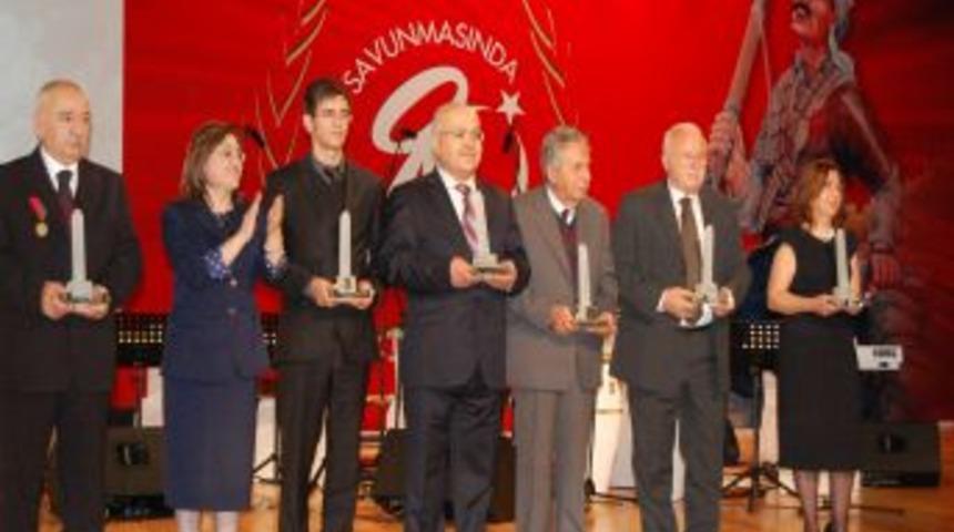 Şahin: Biz haklı davamızda neden bu kadar dağınığız?