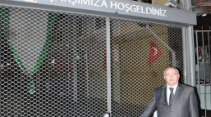 Pala: Tarihi binaların &ouml;n&uuml;ndeki demir parmaklıklar kaldırılmalı