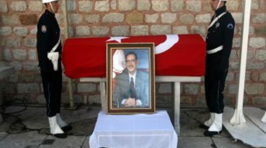 Menderes'in cenazesi İstanbul'a getirildi