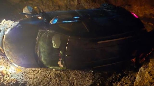 Siirt’te takla atan hafif ticari araçtaki anne-oğul yaralandı