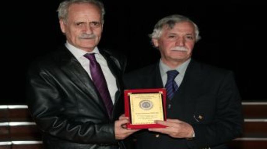 G&uuml;rlek, Osmanlı'da k&uuml;t&uuml;phaneler ve kitap dostlarını anlattı