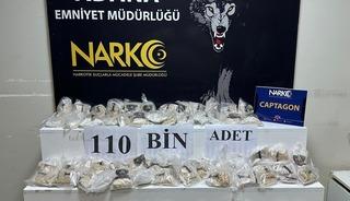 Otomobilden 110 bin uyuşturucu hap &ccedil;ıktı