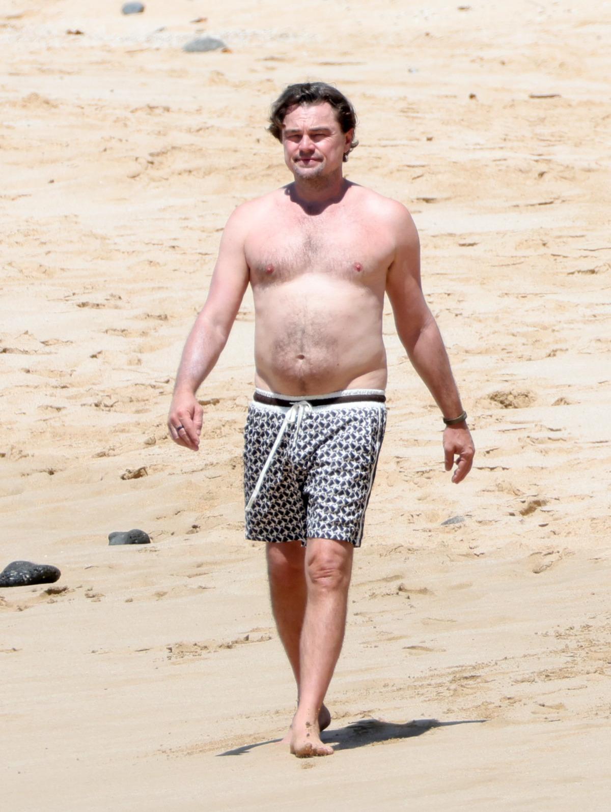 Leonardo DiCaprio nun son hali dikkat çekti! Göbeğine yorum yağdı 1
