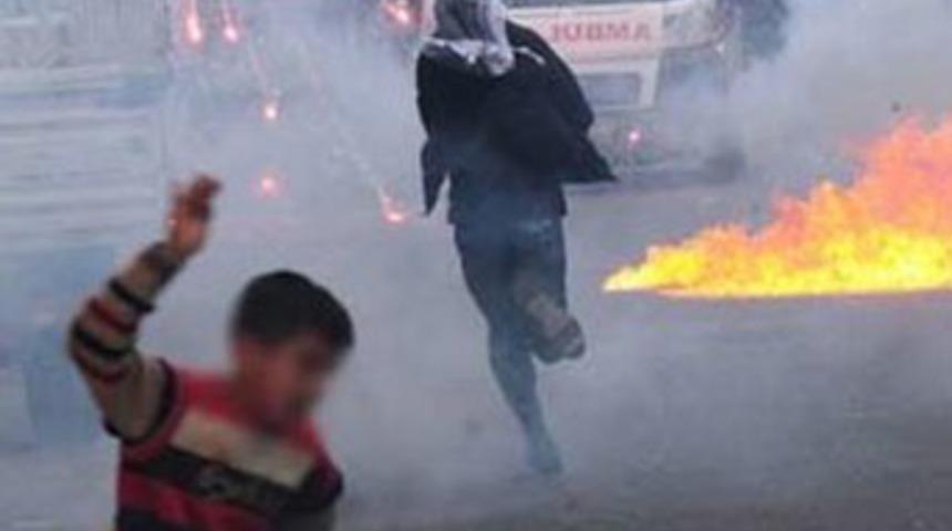 Taş atan &ccedil;ocuklara devlet koruması!