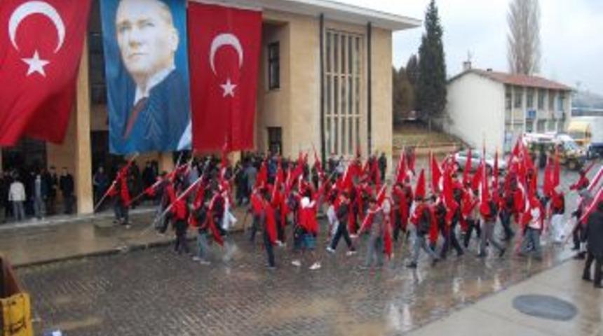 Derviş Eroğlu, AB ve Fransa'ya y&uuml;klendi: İşte medeni Avrupa bu
