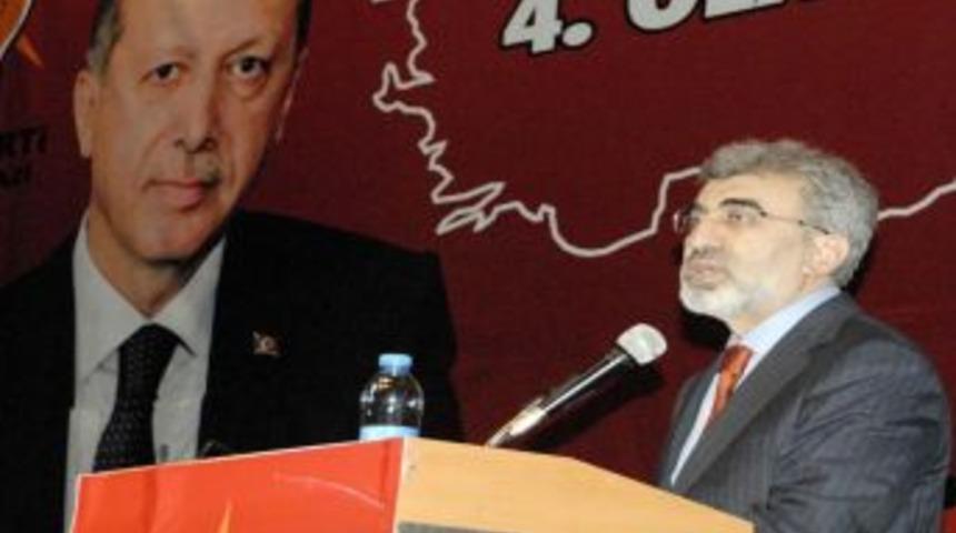 Bakan Yıldız: Fransa, yasayla &ouml;zg&uuml;rl&uuml;kten yana olan atalarına ihanet etti