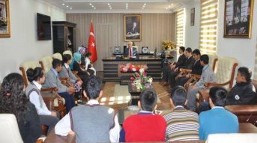 Derneklerden Vali Çolak'a teşekkür