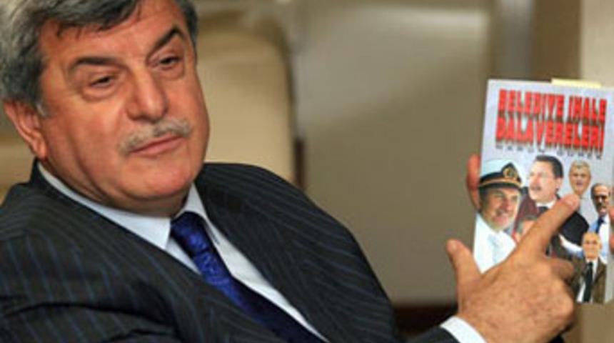 AKP'li başkan kitap toplattı!