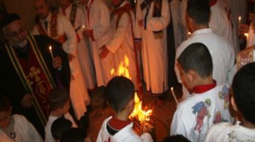 Mardin&rsquo;deki S&uuml;ryaniler Doğuş bayramını buruk kutladı