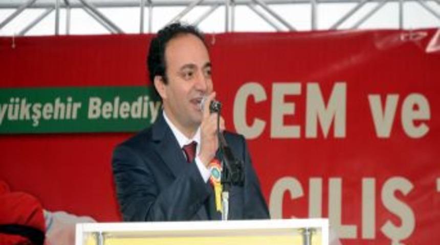 Baydemir&rsquo;in yaptırdığı cemevi hizmete girdi