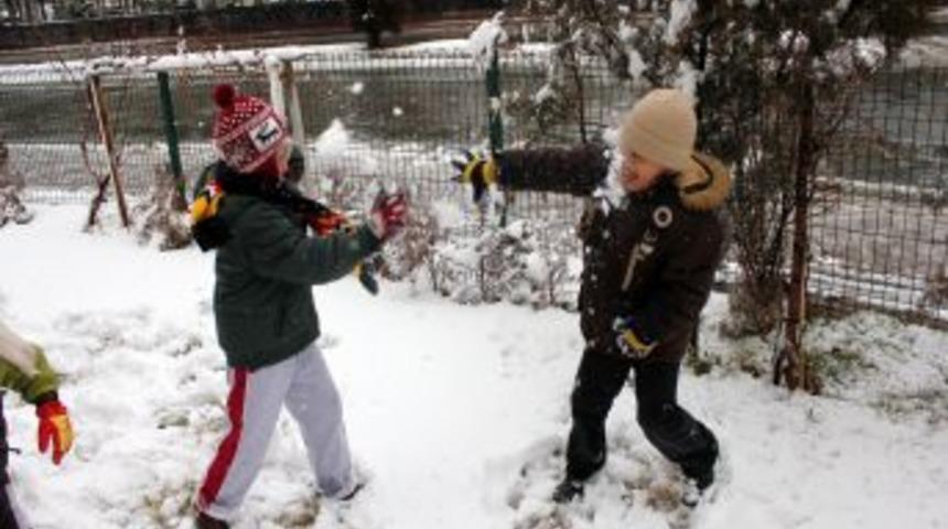 Kayseri&rsquo;de kar sevinci