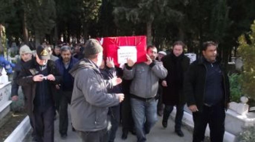 Kıbrıs gazisi Edremit&rsquo;te askeri t&ouml;renle toprağa verildi