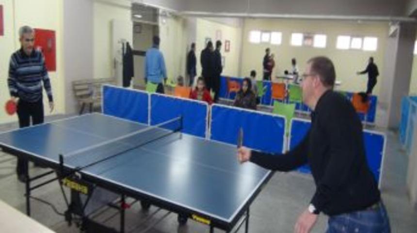 Veliler yarıştı &ouml;ğrenciler izledi