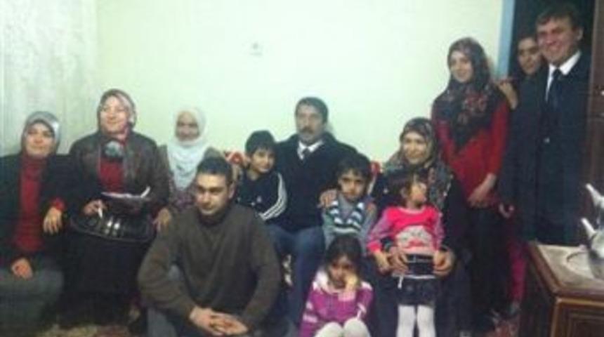 AK Parti Tekke'de depremzedeleri ziyaret etti