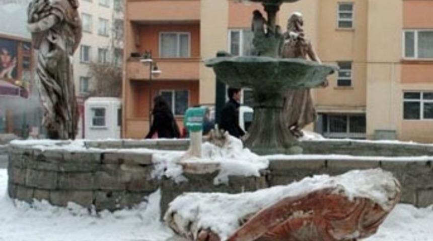 Yine Kars, yine heykel krizi