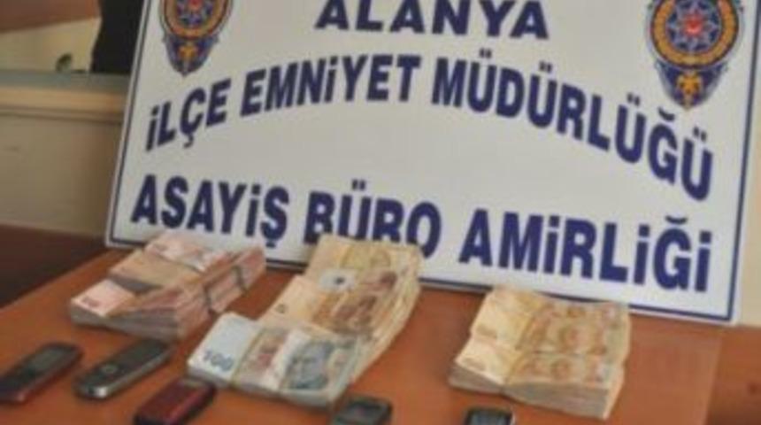 Ovacık İl&ccedil;e &Ouml;zel M&uuml;d&uuml;r&uuml;, dolandırıldı