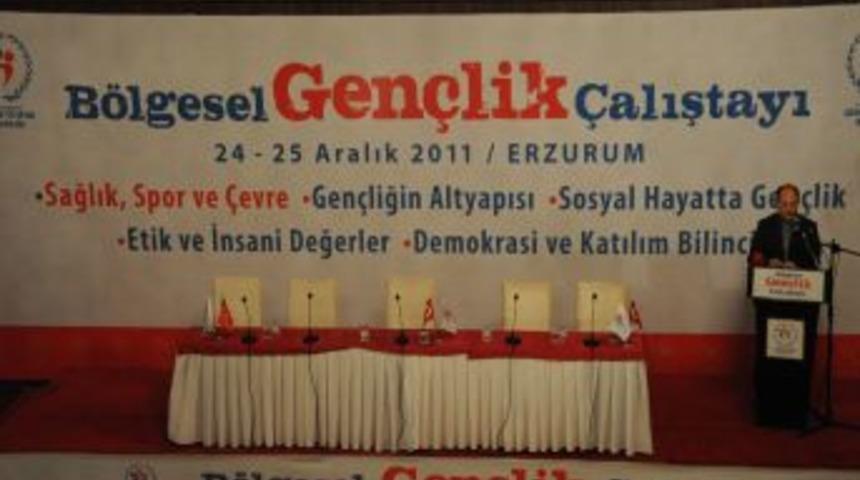 B&ouml;lgesel Gen&ccedil;lik &Ccedil;alıştayı, Bakan Akdağ&rsquo;ın katılımıyla sona erdi