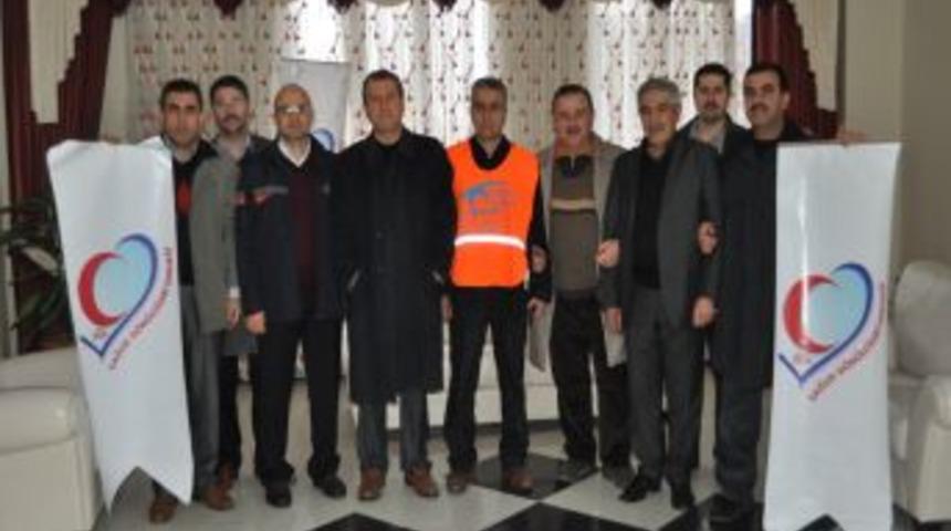 Adıyamanlı doktorlar tatilini Uganda'da hizmet ederek ge&ccedil;irecek