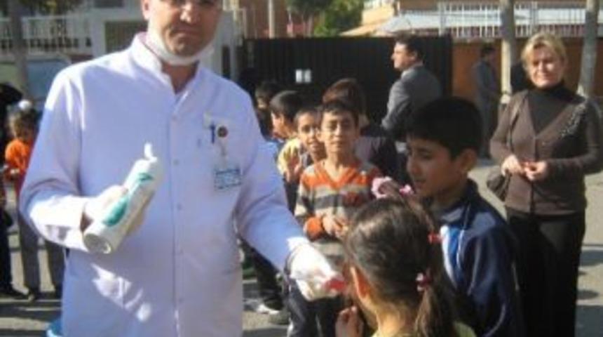 &Ouml;ğrencilere ağız ve diş sağlığı bakımı