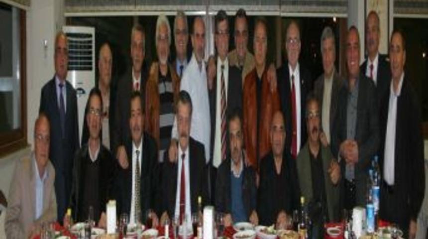 Lise arkadaşları 35 yıl sonra g&ouml;r&uuml;şt&uuml;