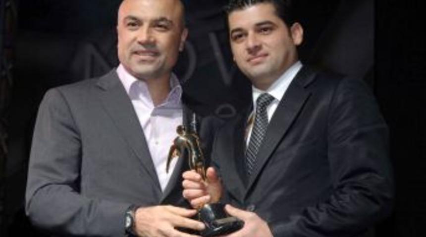 M&uuml;şterilerin bavullarını taşıyarak işe girdiği Rixos'ta yılın y&ouml;neticisi oldu