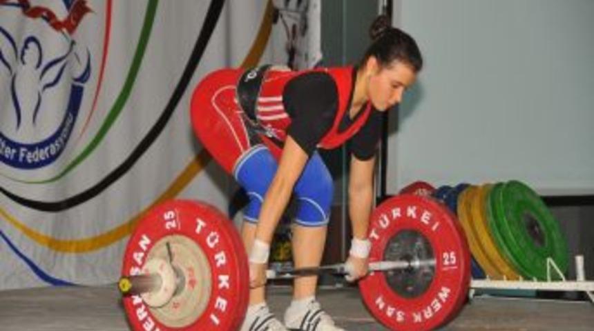 Halter Grand Prix&rsquo;sine &lsquo;Geleceğe Koşanlar&rsquo;damgasını vurdu