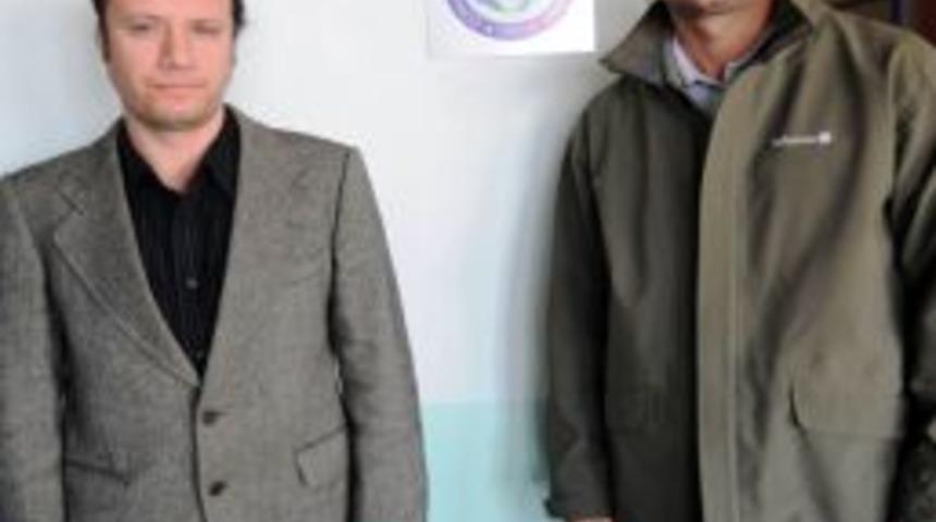 İşadamı, b&ouml;l&uuml;m birincisi &uuml;niversite &ouml;ğrencisine burs verdi