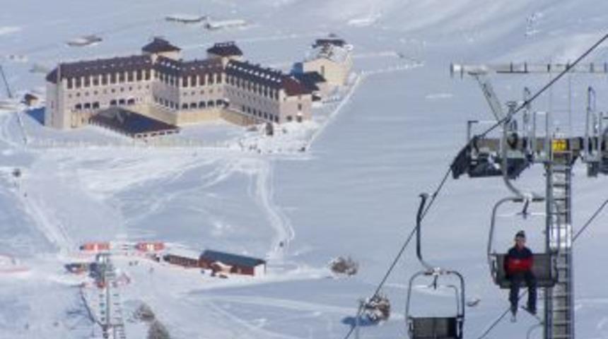 Kayak sezonu başlayan Davraz&rsquo;da oteller yılbaşı i&ccedil;in tam kapasite dolu