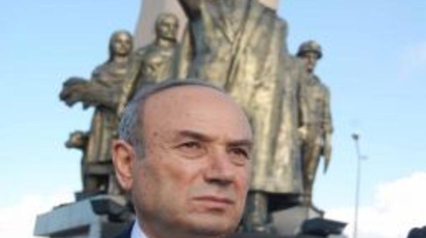 Belediye meclis üyelerinden Fransa'ya tepki