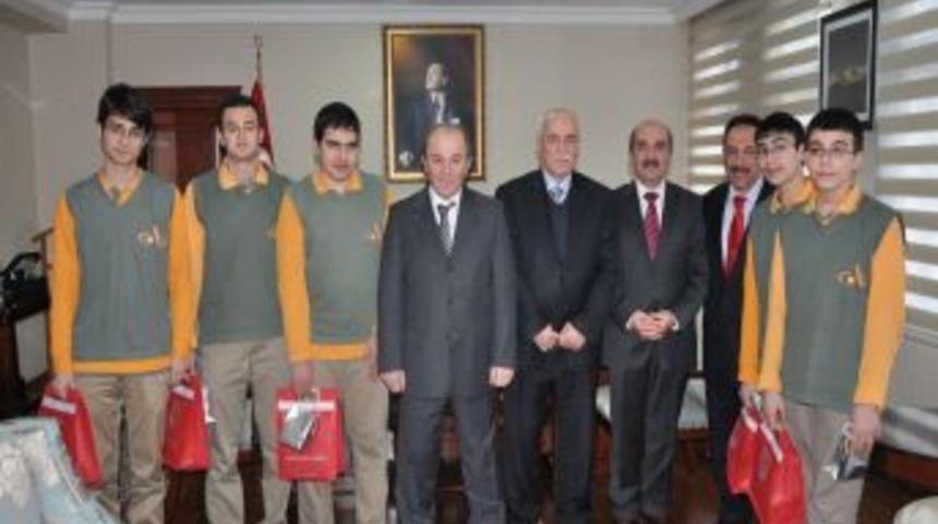 Vali Öztürk: Aziziye, bilimsel başarılarıyla her sene gururumuz oluyor