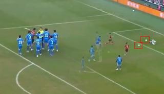 Olmaz denen oldu: Futbol tarihinde bir ilk! 2 gol birden attılar...
