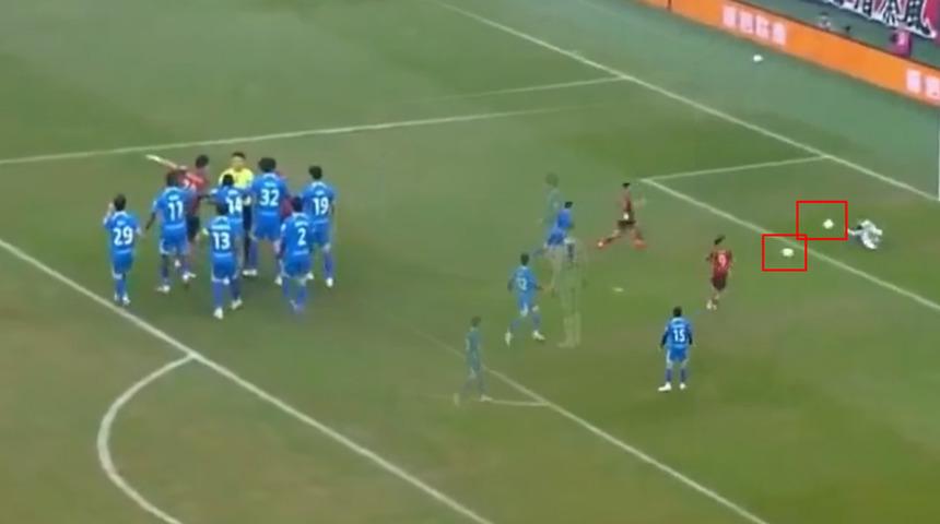 Olmaz denen oldu: Futbol tarihinde bir ilk! 2 gol birden attılar...