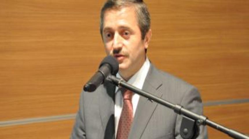 &Uuml;niversite sınavında başarılı olup ilk 10&rsquo;a giren araba sahibi olacak