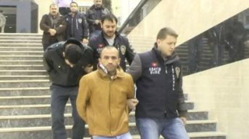 Metro inşaatından hırsızlık yapan &ccedil;ete yakalandı