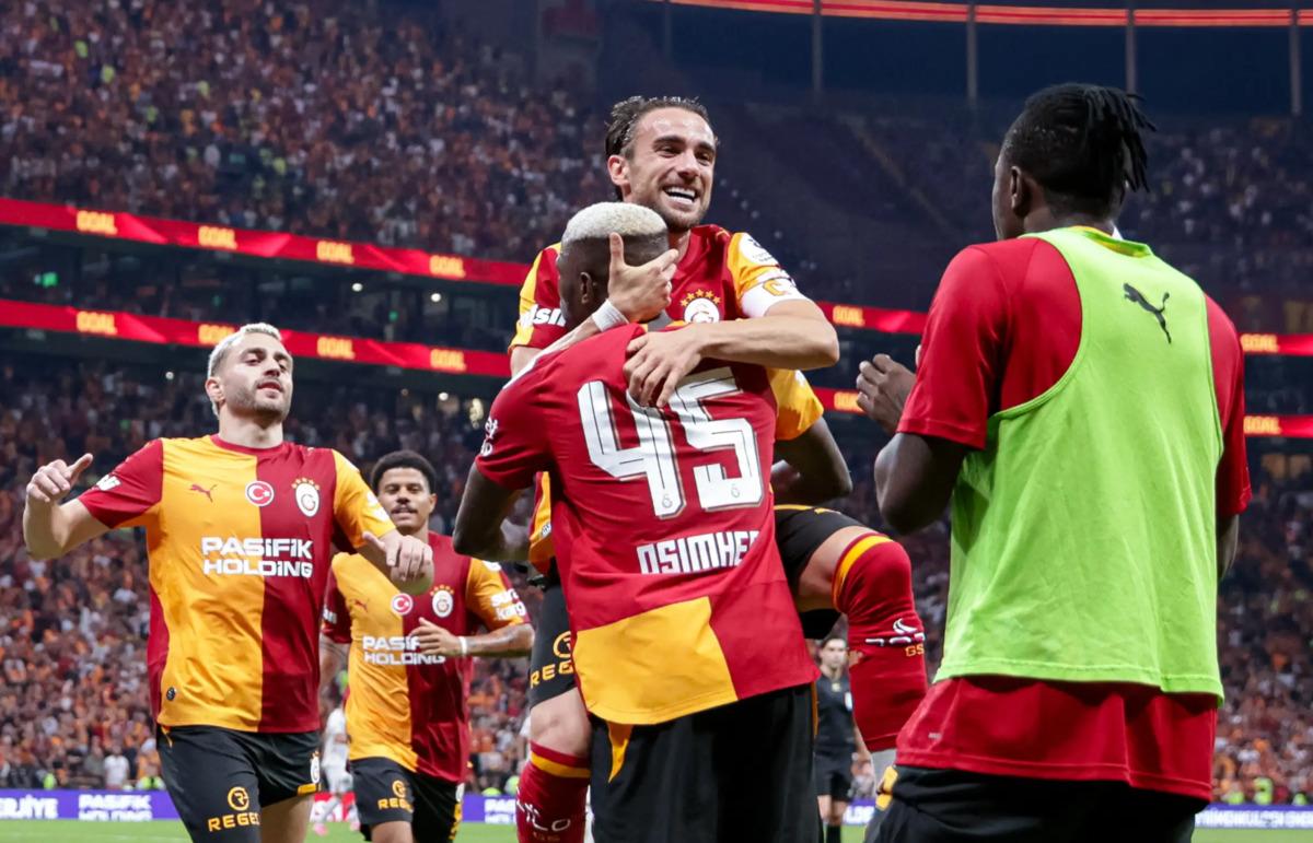 Galatasaray-Barcelona maçı öncesi muhtemel 11 ler netleşti! Sarı-kırmızılılardan Victor Osimhen kararı 4