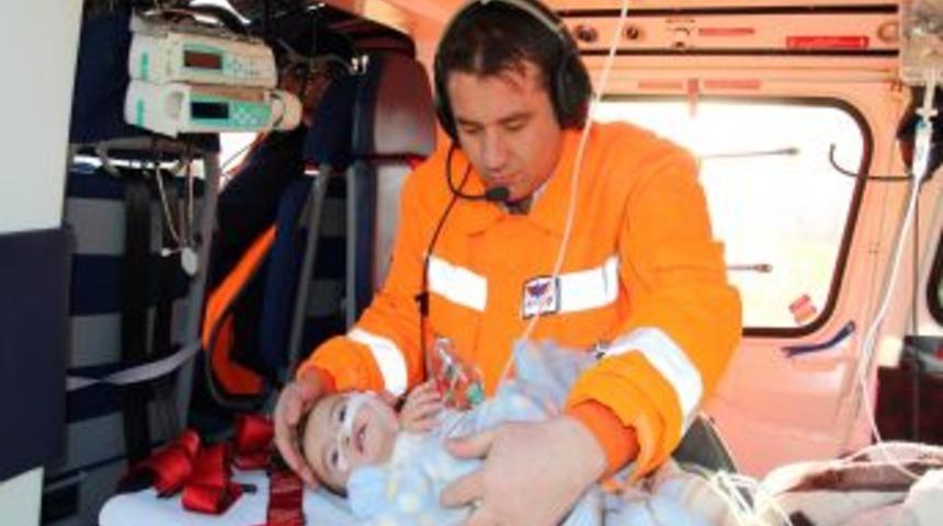 15 aylık bebek helikopterle İzmir'e g&ouml;nderildi