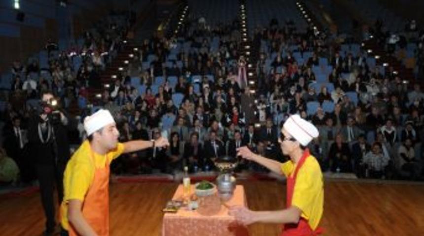 Ankara B&uuml;y&uuml;kşehir Belediyesi, engellilere ak&uuml;l&uuml; sandalye hediye etti