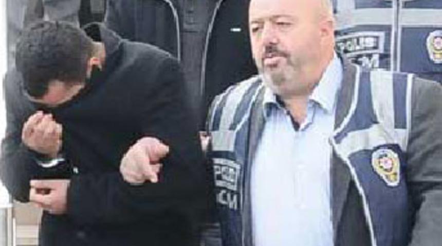 &Ouml;ğretmene ka&ccedil;ak&ccedil;ılıktan g&ouml;zaltı