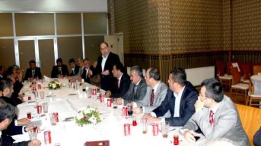 Sivil toplum &ouml;rg&uuml;tleri kardeşlik yemeğinde buluştu