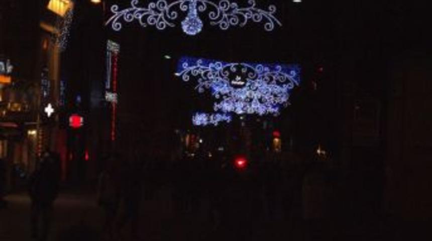 Taksim yılbaşına hazır, vatandaşlar temkinli